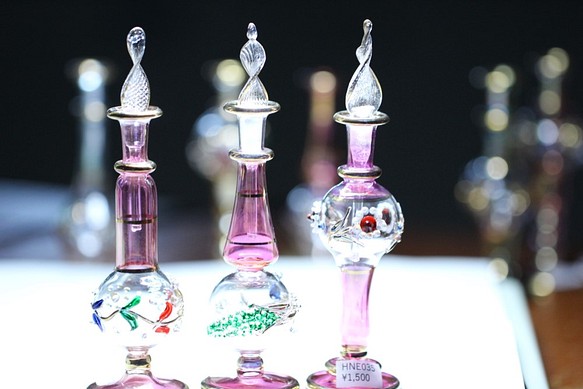 3本セット 「ピンク系のエジプトガラス　デコラ」　送料無料　クレオパトラ　ミニボトル　香水瓶　パフュームボトル 1枚目の画像