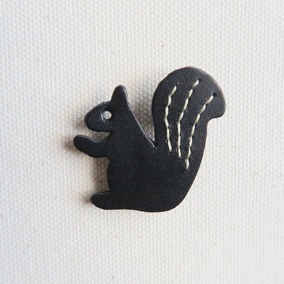 Leather brooch squirrel BLACK 1枚目の画像