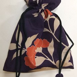 着物リメイク　花柄の着物で作った巾着袋　１７２６ 1枚目の画像