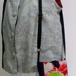 送料無料　鶴柄の着物で作ったポシェット　３０３４ 1枚目の画像