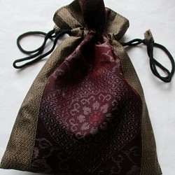 送料無料　大島紬で作った巾着袋　３９５２ 1枚目の画像