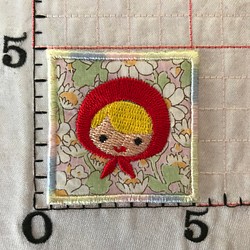 リバティ赤ずきんちゃん刺繍アイロンワッペン 1枚目の画像