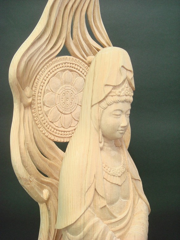 白衣観音立像  仏教美術 木彫刻 作品 仏像