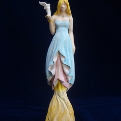 『 天使を持つ少女 』　木彫刻 アートトルソ 裸婦 芸術 アート 女性 ハンドメイド 松 手彫り 彫刻 ギリシア神話 1枚目の画像