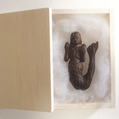 木彫刻 アート 『 人魚のミイラ 』 芸術 アート 女性 松 手彫り 彫刻