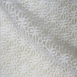 【刺繍生地】　インド生地　【刺繍　WHITE】SBA-027　 95ｃm巾×50㎝　カット生地 1枚目の画像