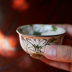 菊の図　色絵　ぐい呑み　陶器　京焼 　 1枚目の画像