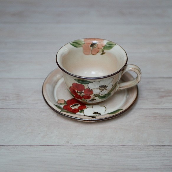 咖啡碗盤子茶花陶器京瓷 第1張的照片