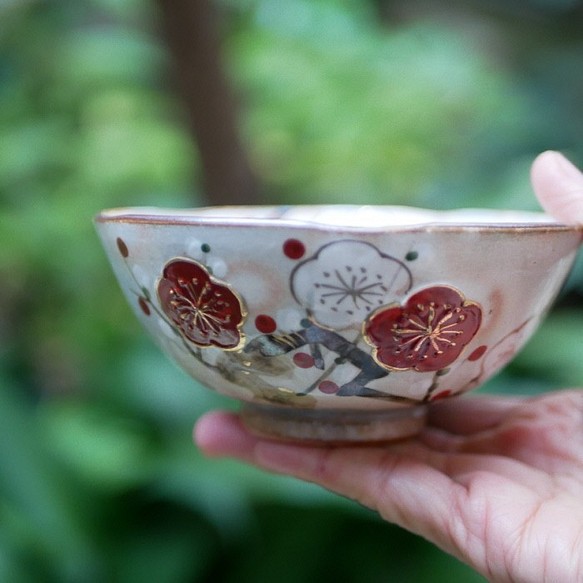 紅白梅　ご飯茶碗（中）　イッチン　金彩　陶器　京焼 1枚目の画像