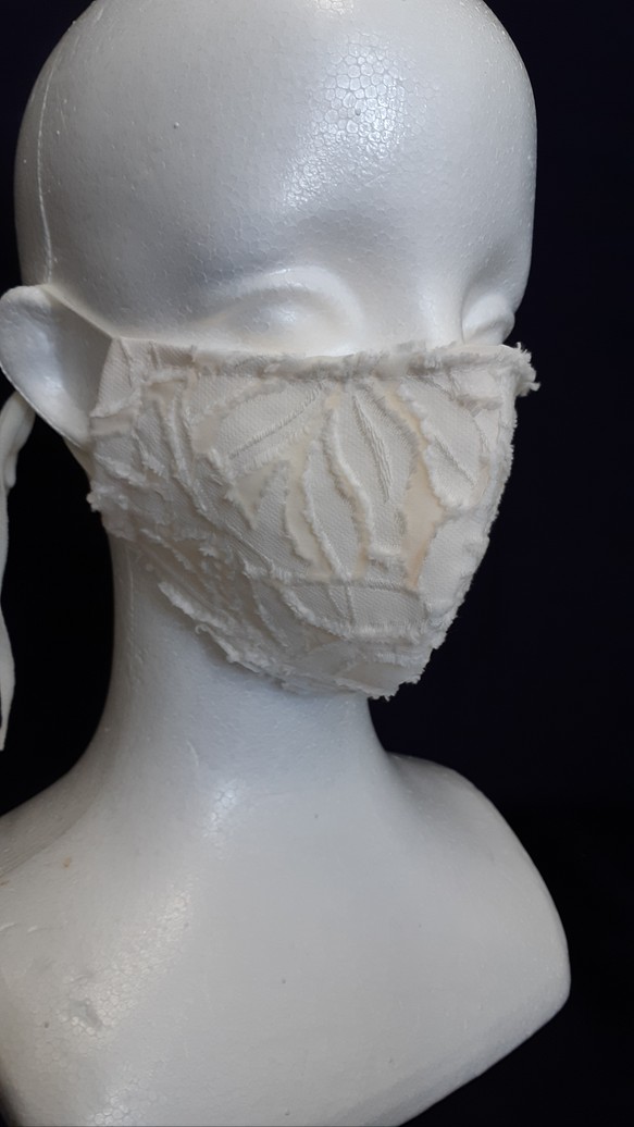 【新作】縫製屋の手作り立体マスク　　薄クリームフリンジレース 1枚目の画像