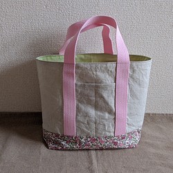 【送料無料】たっぷり容量♡ちょっとそこまでバッグ♡トートバッグ♡小花柄ピンク 1枚目の画像