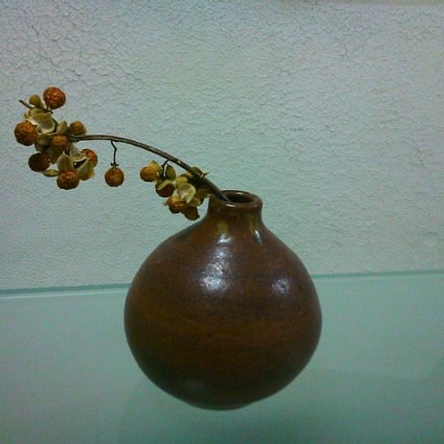 陶器の小さな一輪挿し 茶色 一輪挿し 花瓶 花器 土楽 通販 Creema クリーマ ハンドメイド 手作り クラフト作品の販売サイト