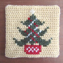 ツヴィスト刺繍のコースター　クリスマスツリー 1枚目の画像