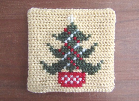 ツヴィスト刺繍のコースター　クリスマスツリー 1枚目の画像