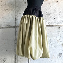 薄手のウールのふんわりスカート・オリーブグリーン 1枚目の画像