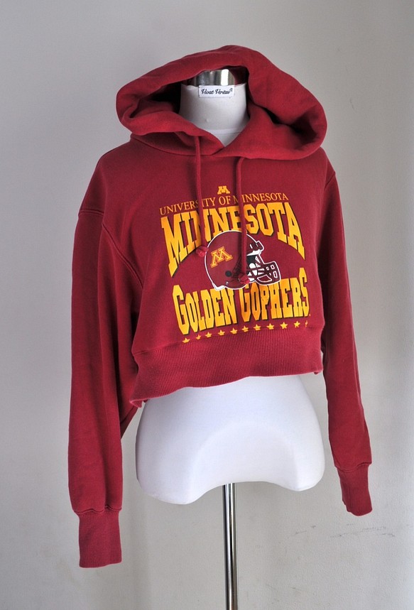 Sale 1点もの古着リメイク University Of Minnesota クロップスエットフディー パーカー スウェット Vivat Veritas 通販 Creema クリーマ ハンドメイド 手作り クラフト作品の販売サイト