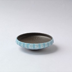 ちょこっと盛りたい･･釉泥彩（ブルー）豆鉢　陶器 1枚目の画像