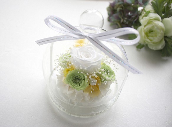 プリザーブドフラワー ガラスドーム グリーン 結婚式 ブリザードフラワー 花 プリザ ばら お供え ペット供養 1枚目の画像