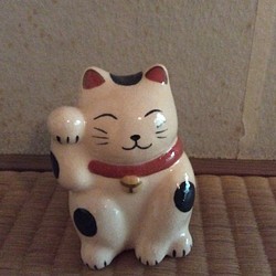 楽入窯製　招福ミニ置物　招き猫・白 1枚目の画像