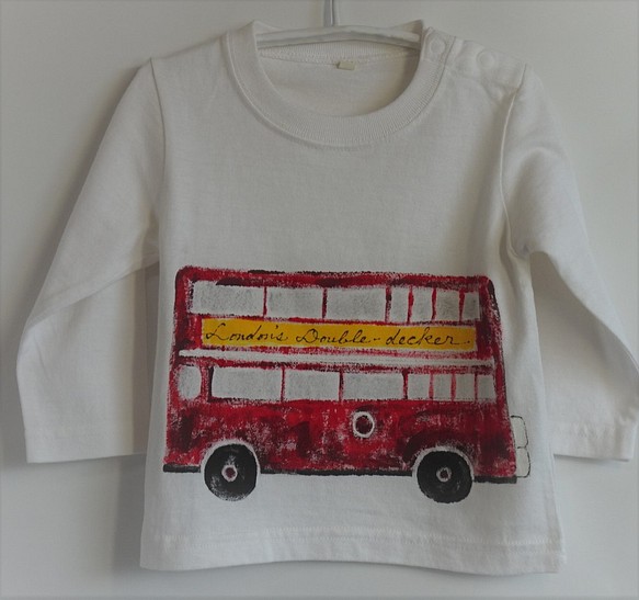 長袖・手描きキッズTシャツ・ロンドン赤バス・名前入れ 1枚目の画像