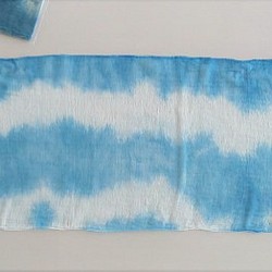 【送料無料】ボーダー　段染め　本藍　手染め　cotton　ストール　母の日　天然素材　世界に1つだけ　プチギフト　 1枚目の画像