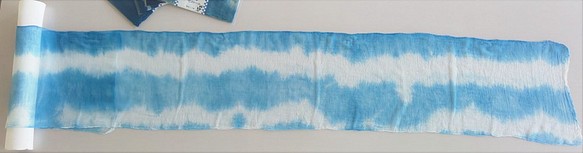 【送料無料】ボーダー　段染め　本藍　手染め　cotton　ストール　母の日　天然素材　世界に1つだけ　プチギフト　 1枚目の画像