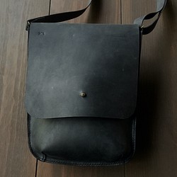 sold out 革鞄【ショルダーバッグ 】 黒 1枚目の画像