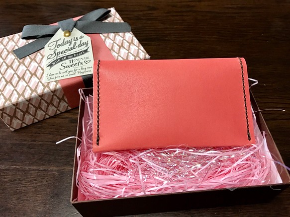 高級牛革ティーポ使用 ピンク色のカードケース 1枚目の画像