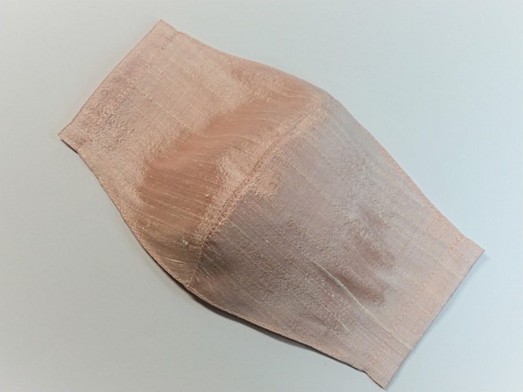 立体マスク Ⓒ【インドシルク(powder-pink)】フィルターポケット付き 1枚目の画像