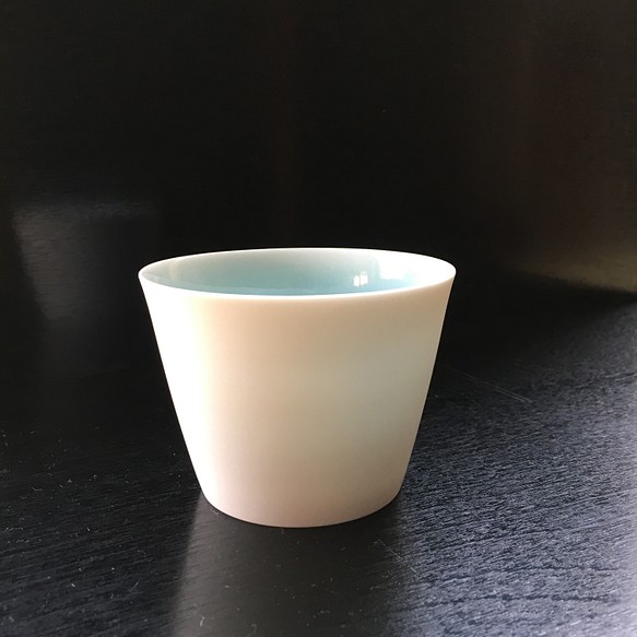 青白磁フリーカップ（大） 1枚目の画像