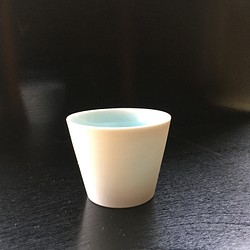青白磁フリーカップ（小） 1枚目の画像