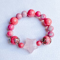 ローズクォーツの星と苺ミルクなロードナイトシリカのブレスレット 1枚目の画像