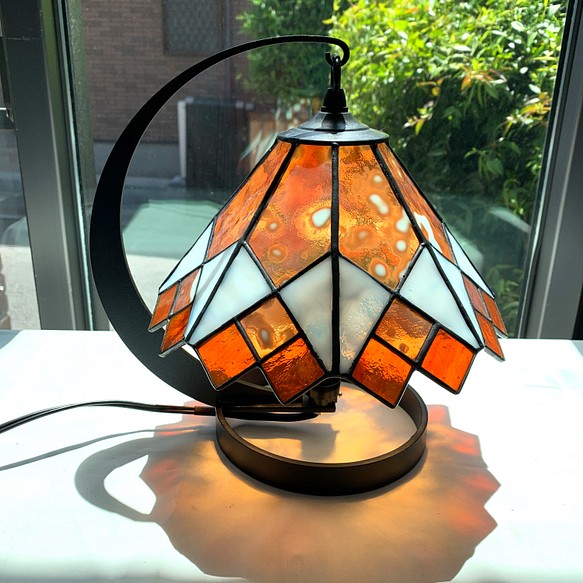 幾何学模様のランプ ステンドグラス スタンドライト・テーブルランプ 