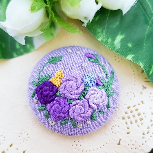 薔薇の手刺繍ブローチ クリアランスsale!期間限定! - ブローチ