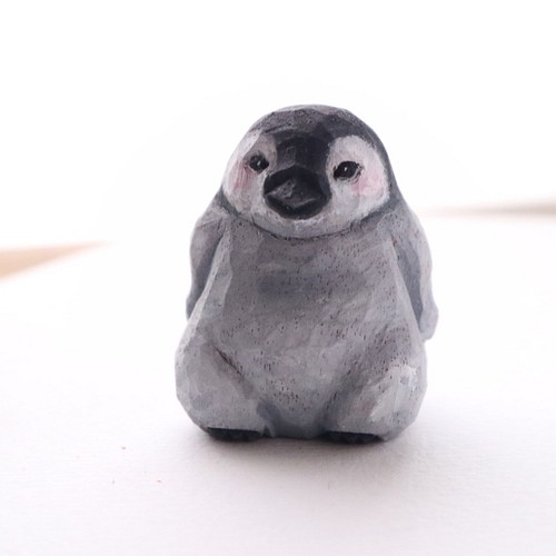 木彫り ペンギン 赤ちゃん 置物 Akane 通販 Creema クリーマ ハンドメイド 手作り クラフト作品の販売サイト