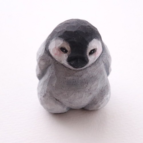 木彫り ペンギン 赤ちゃん 置物 Akane 通販 Creema クリーマ ハンドメイド 手作り クラフト作品の販売サイト