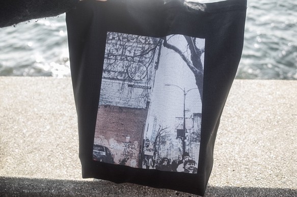 A Heritage Town Tote Bag 1枚目の画像