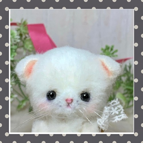 可愛い白猫ちゃん 小さい仔 ハンドメイドぬいぐるみ ぬいぐるみ Soft Toy 通販 Creema クリーマ ハンドメイド 手作り クラフト作品の販売サイト