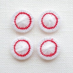 チェコの糸ボタン12mm白と赤色(4個) 1枚目の画像