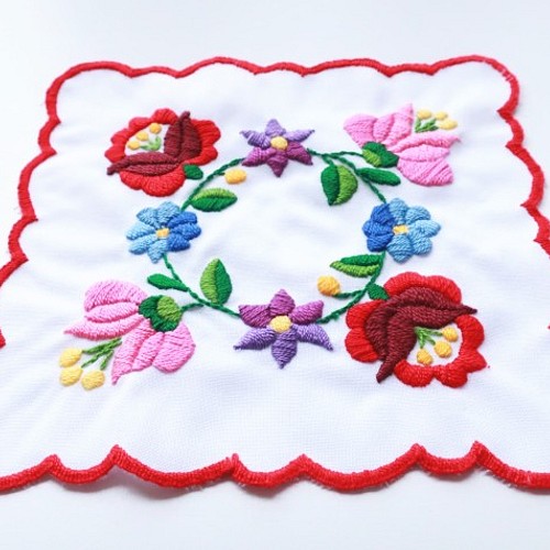 1個) ハンガリー刺繍用刺繍糸 puppets perle cotton 8 赤 糸・ミシン糸 