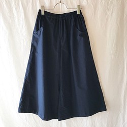 簡單打字機的裙褲（海軍藍） 第1張的照片