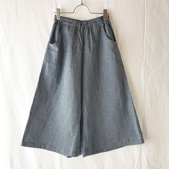 可愛獨特的長裙褲（山核桃條紋：海軍藍） 第1張的照片
