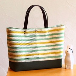 【在庫処分SALE】初夏のボーダー手織り布のトートバッグ（グリーン） 1枚目の画像