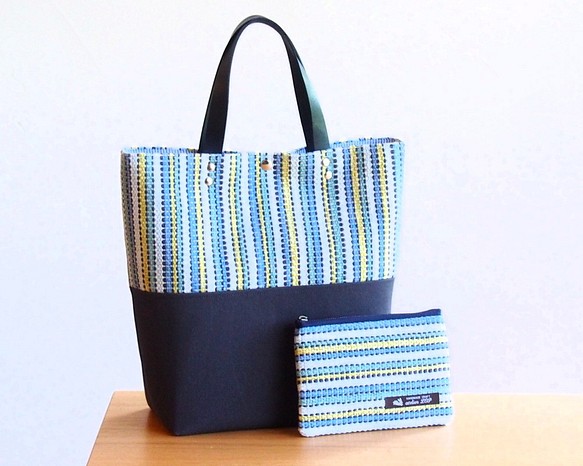 [夏天的幸運包]手織多色方形手提袋和一套袋（藍色） 第1張的照片