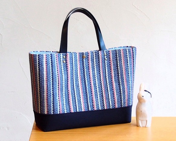 秋色ストライプ手織り布のトートバッグ（ブルー） 1枚目の画像