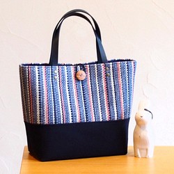 【特賣】秋季彩色條紋手工編織午餐手提包（藍色） 第1張的照片