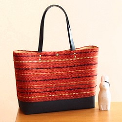 【在庫処分SALE】秋のミックスカラー手織り布のトートバッグ（紅色） 1枚目の画像