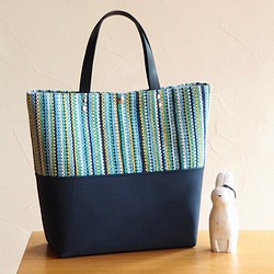 [SALE]手工編織的亮色條紋方形手提袋L（藍色） 第1張的照片