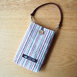 夏のマルチカラー手織り布のスマホポーチ（ピンク） 1枚目の画像