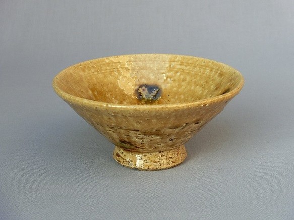 002-0032 飯碗 茶碗 湯呑 和陶器 和モダン /黄瀬戸平茶碗 1枚目の画像
